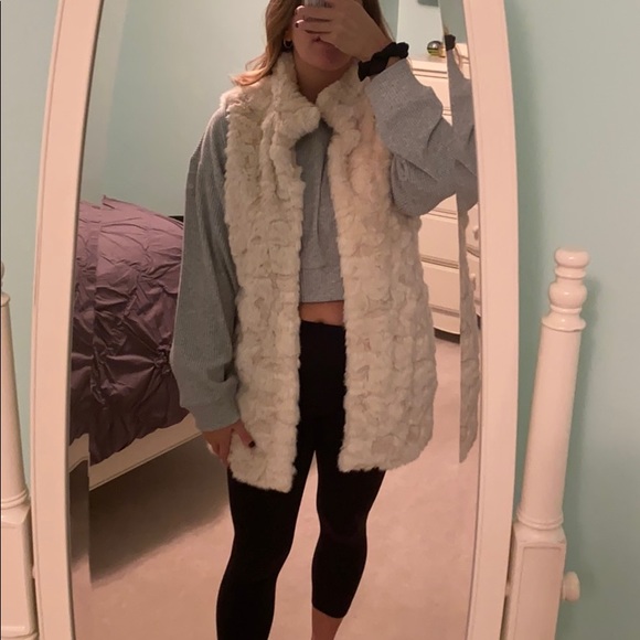 Fur vest - Picture 3 of 4